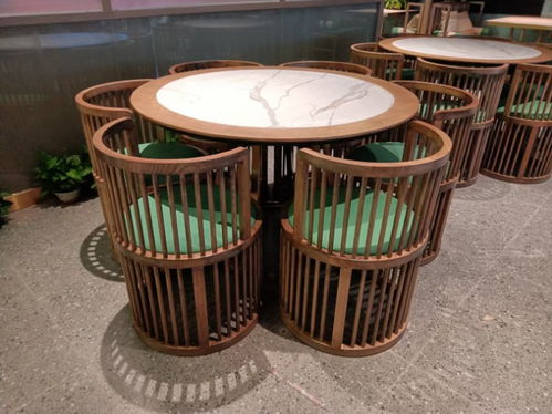餐飲餐廳家具新中式輕奢巖板餐桌生產(chǎn)廠家?guī)r板桌椅圖片定制